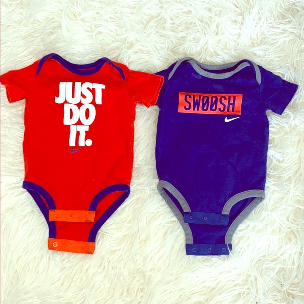 Nike 0-3 months onesie set